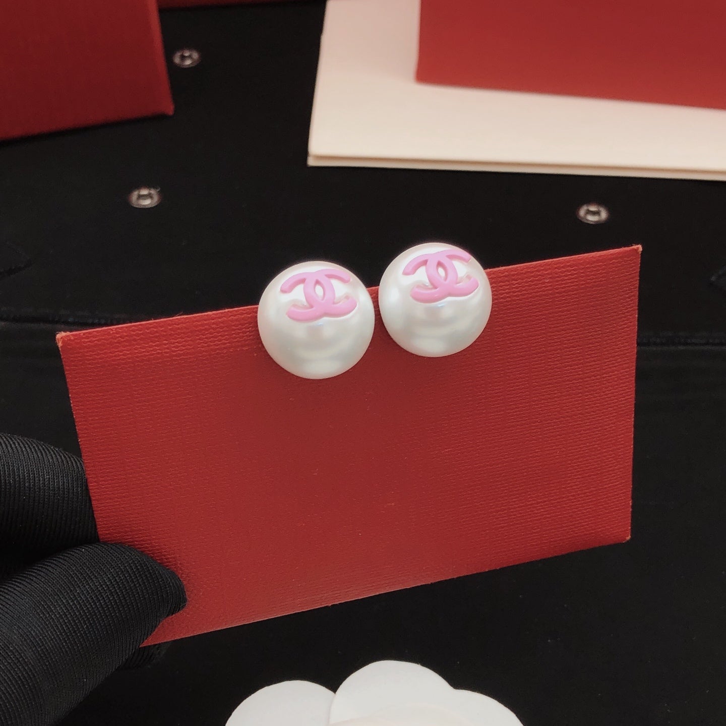 Pearl Pearl-Detail Stud Earrings – Pearl Detail – Design 003 front product view