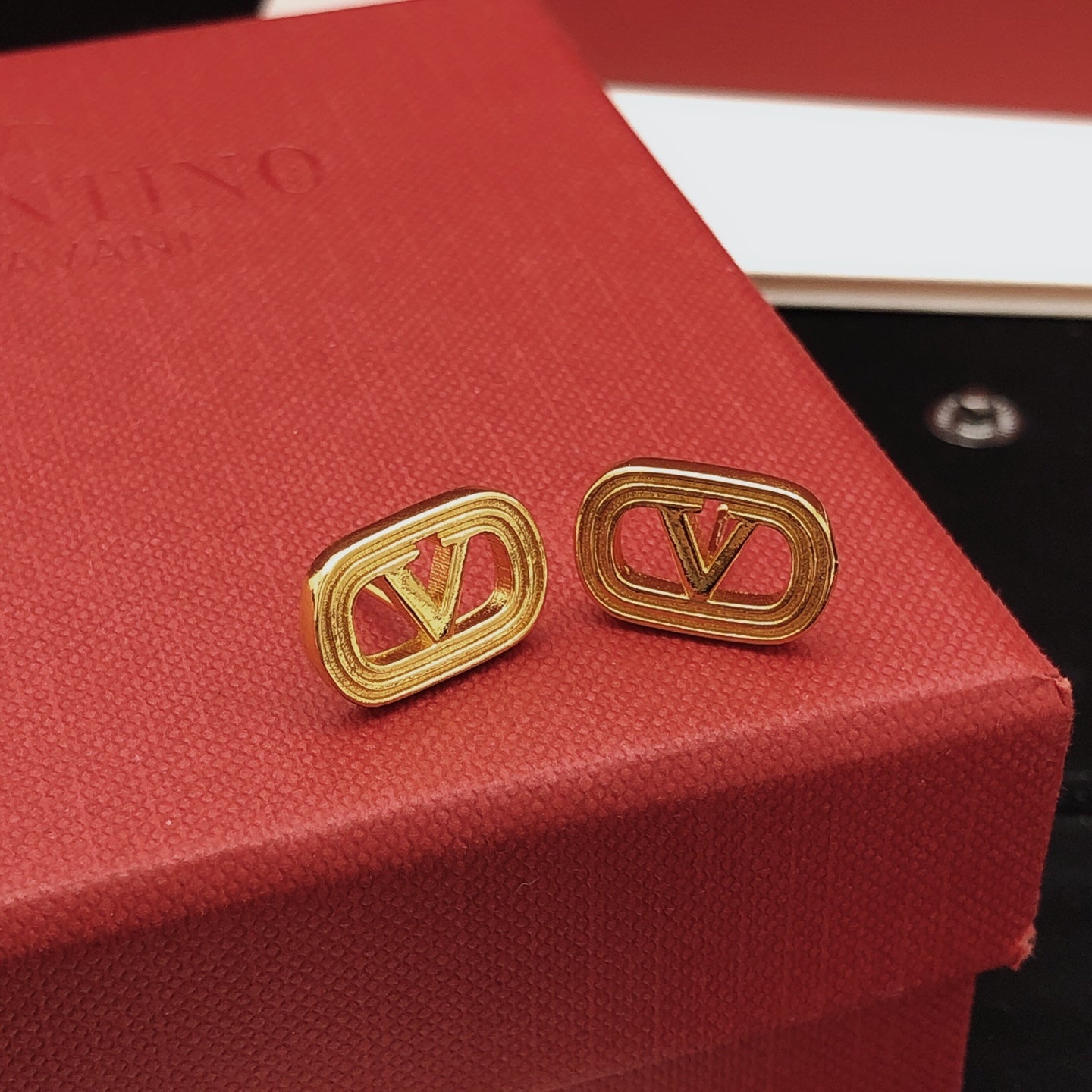 Signature Emblem Polished Stud Earrings – Design 04 main product view