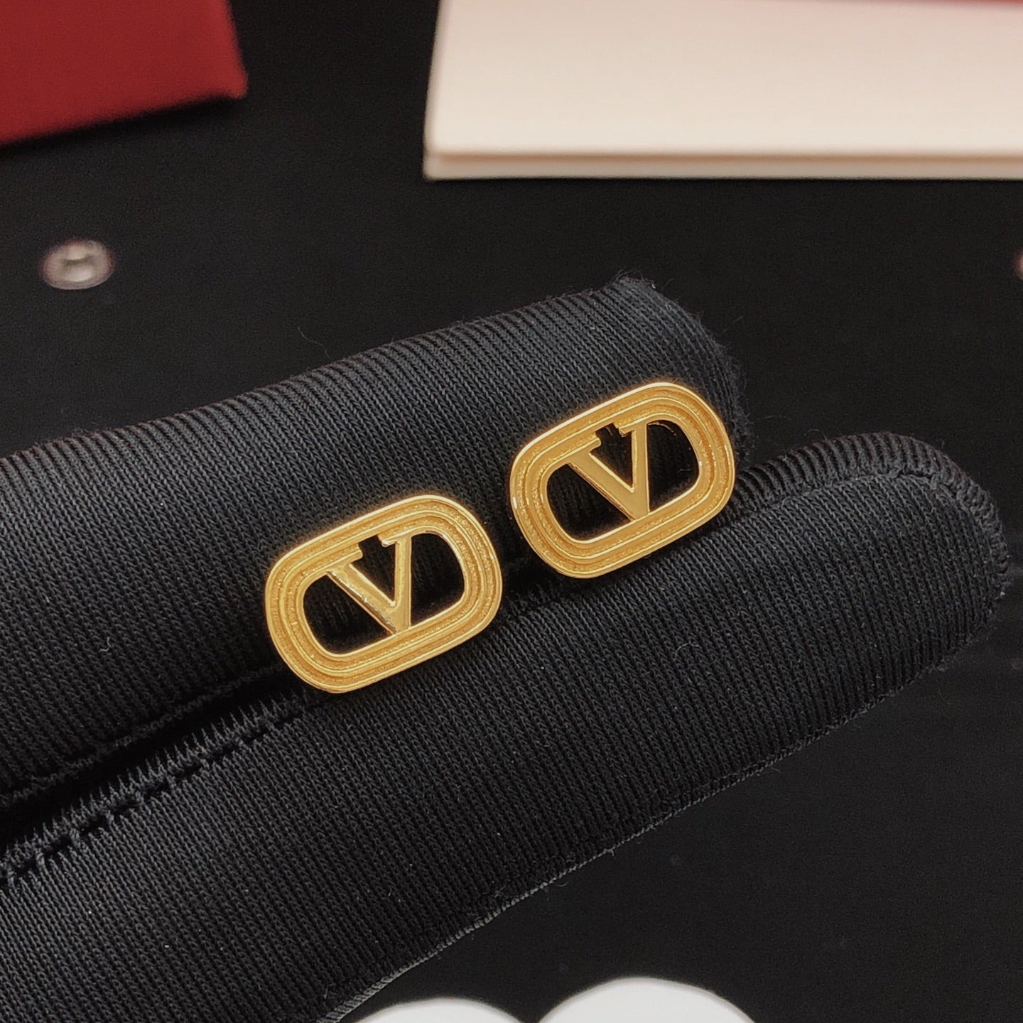 Signature Emblem Polished Stud Earrings – Design 04 side detail