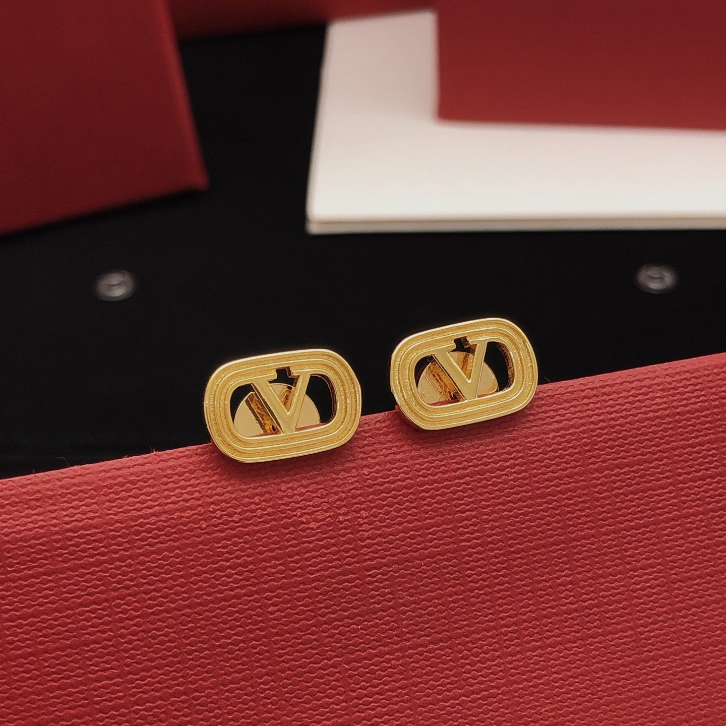 Signature Emblem Polished Stud Earrings – Design 04 main product view