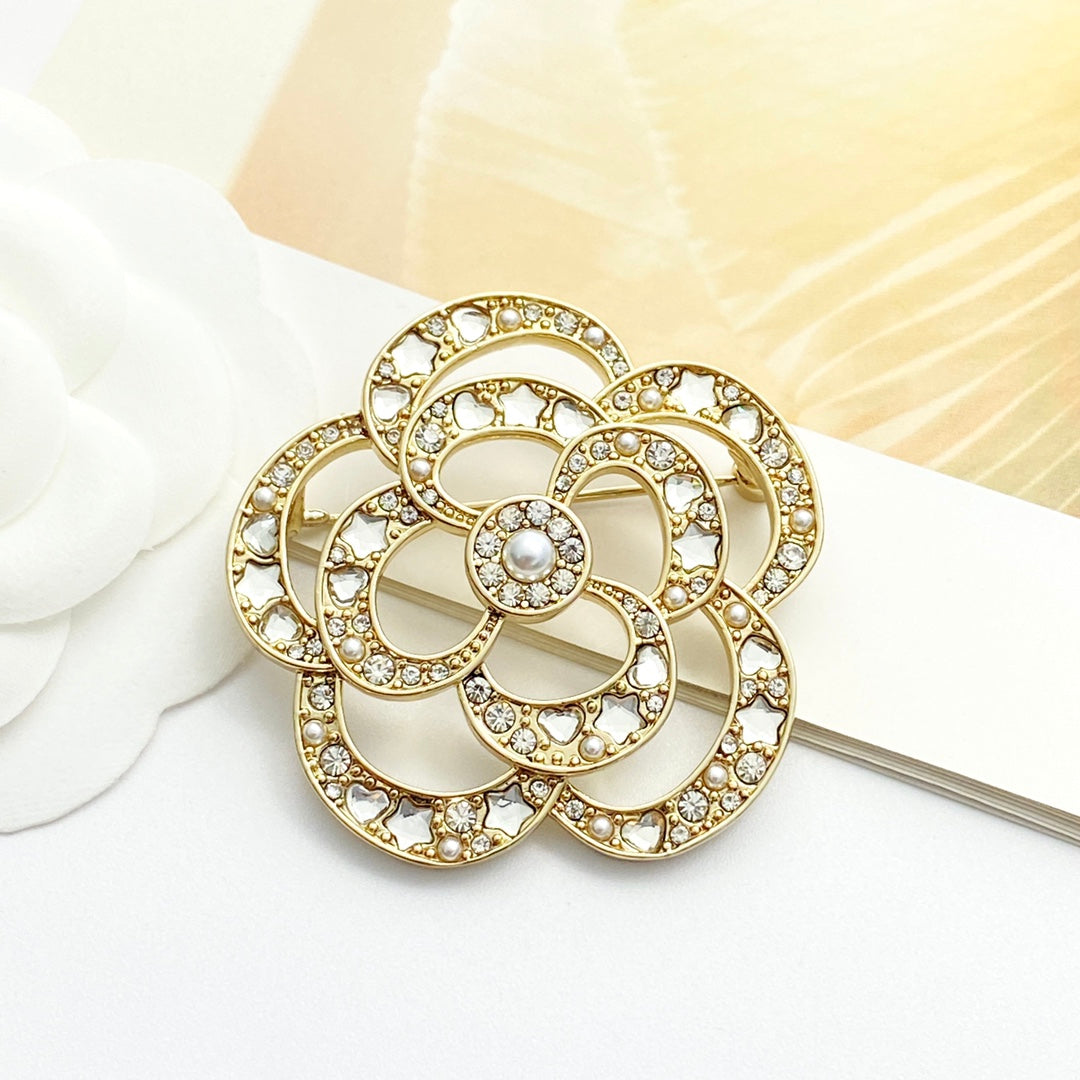 Camellia Brooch in Polished Metal-Tone – Pearl Detail side detail
