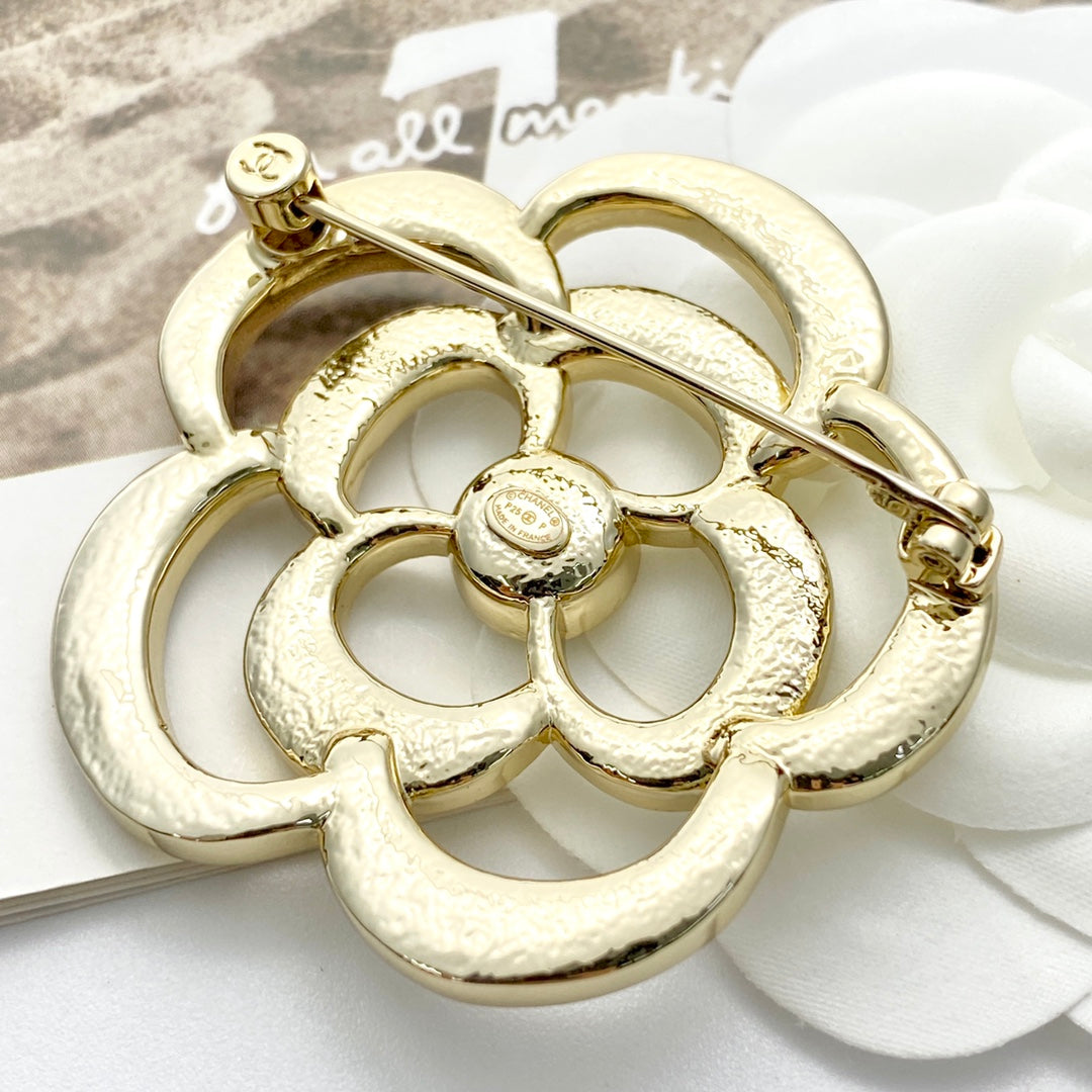 Camellia Brooch in Polished Metal-Tone – Pearl Detail close-up detail