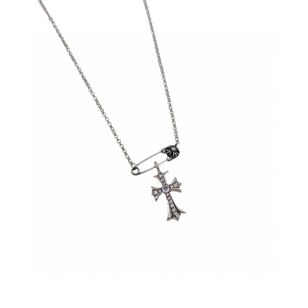 Cross Brooch in Antique Silver-Tone – Design 02 detail view