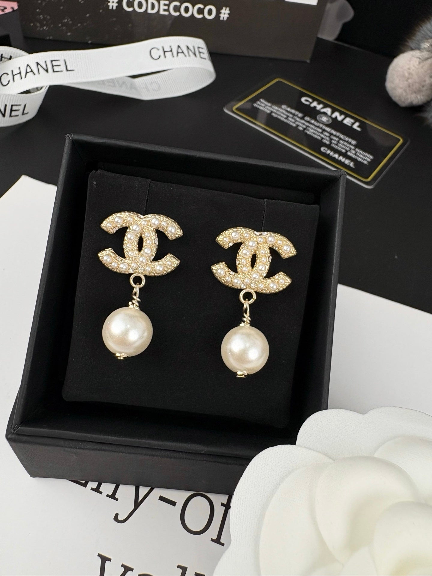 Double-C Emblem Statement Earrings in Polished Metal-Tone – Design 038 main product view