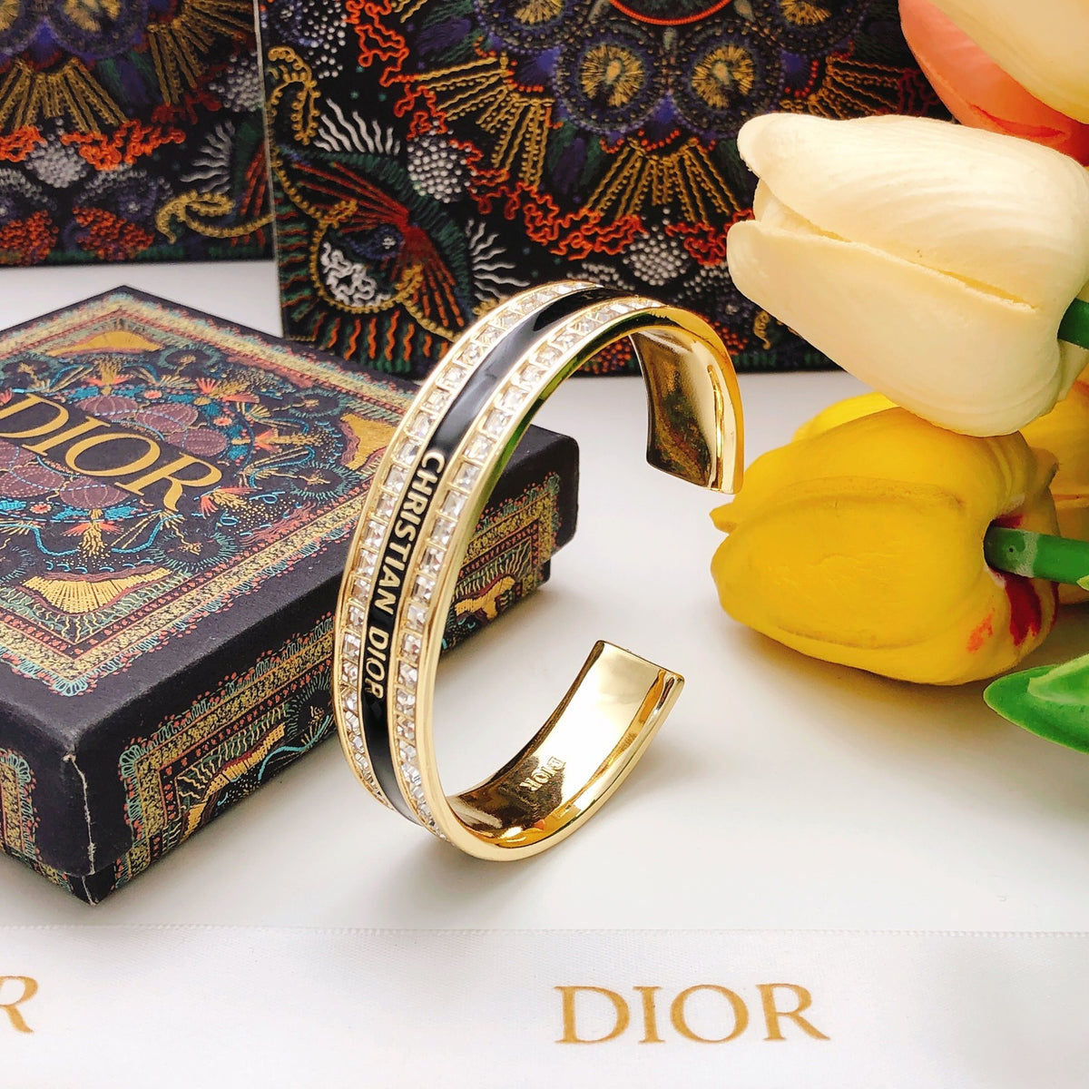 Sculptural Statement Bracelet in Black-Tone with Crystal-Style Accents – Design 003 detail view