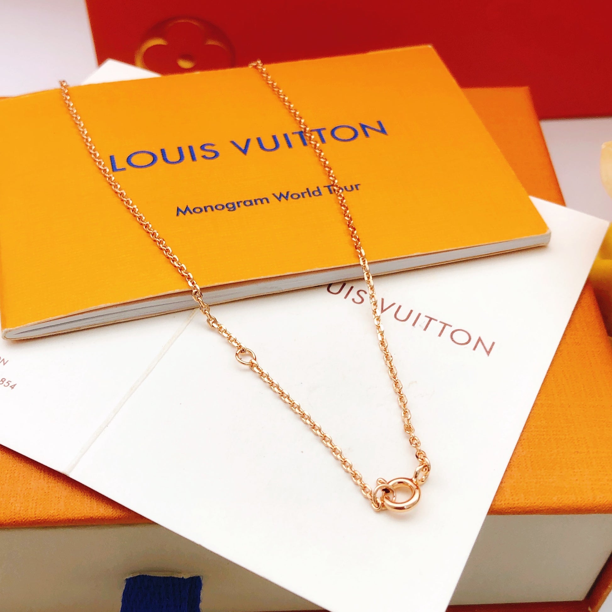 Floral Pendant Necklace in Rose-Gold-Tone – Rose Gold Detail – Design 003 detail view