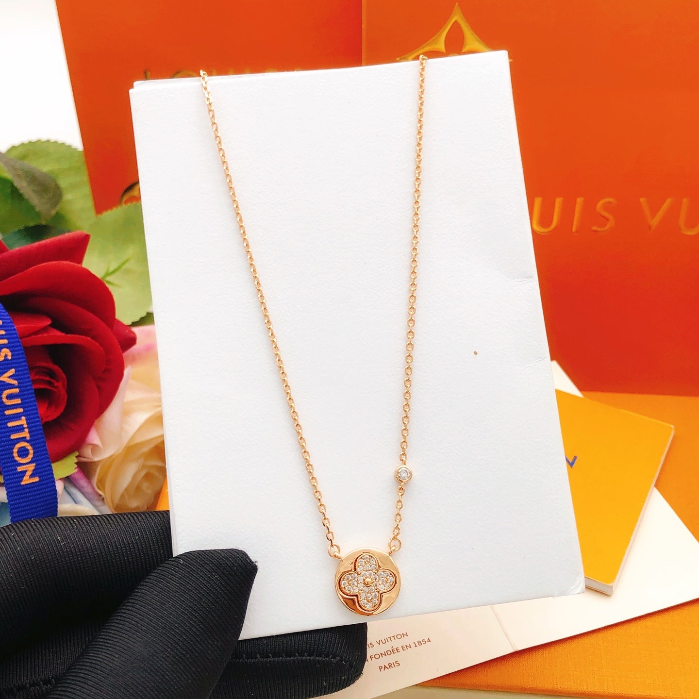 Floral Pendant Necklace in Rose-Gold-Tone – Rose Gold Detail – Design 003 close-up detail