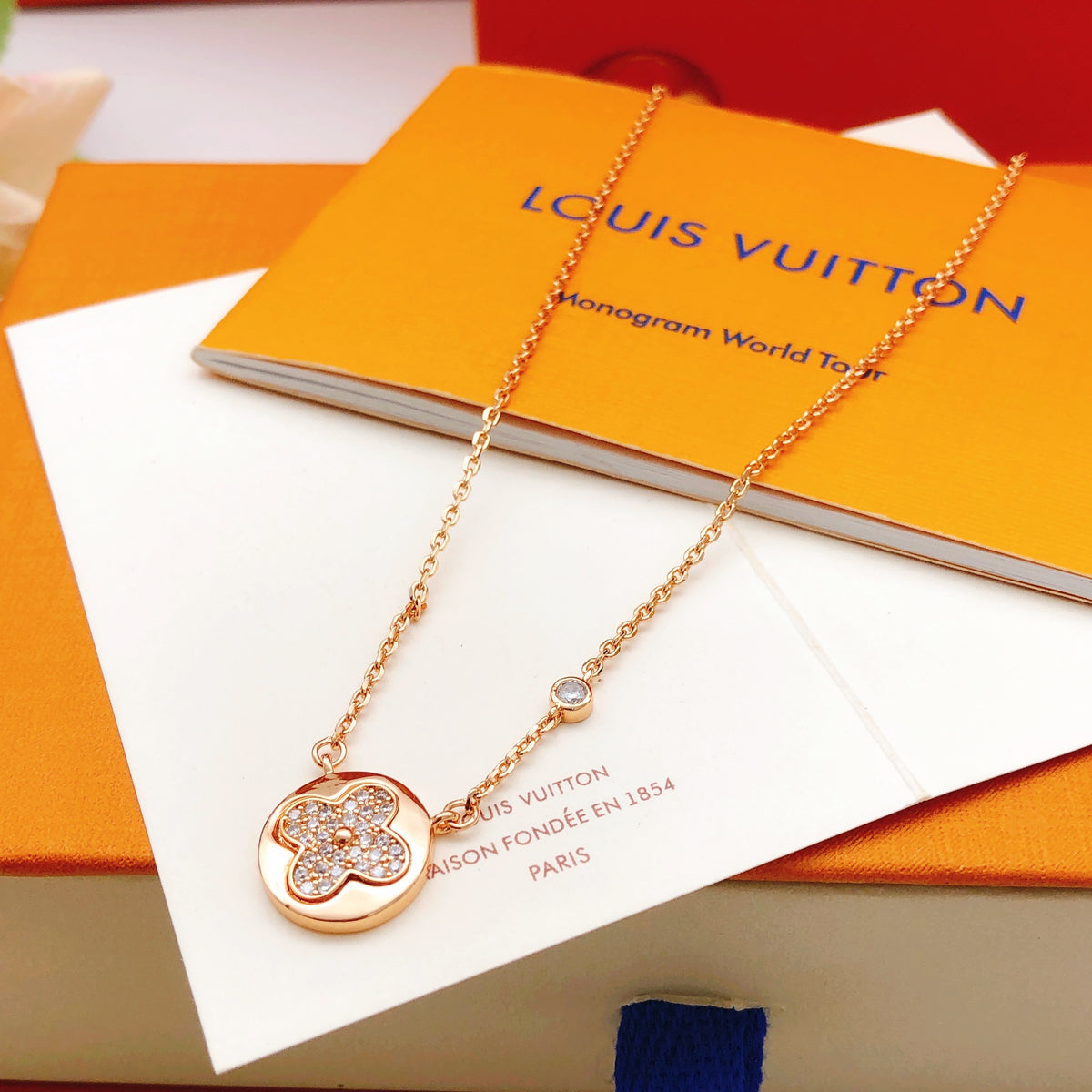 Floral Pendant Necklace in Rose-Gold-Tone – Rose Gold Detail – Design 003 side detail
