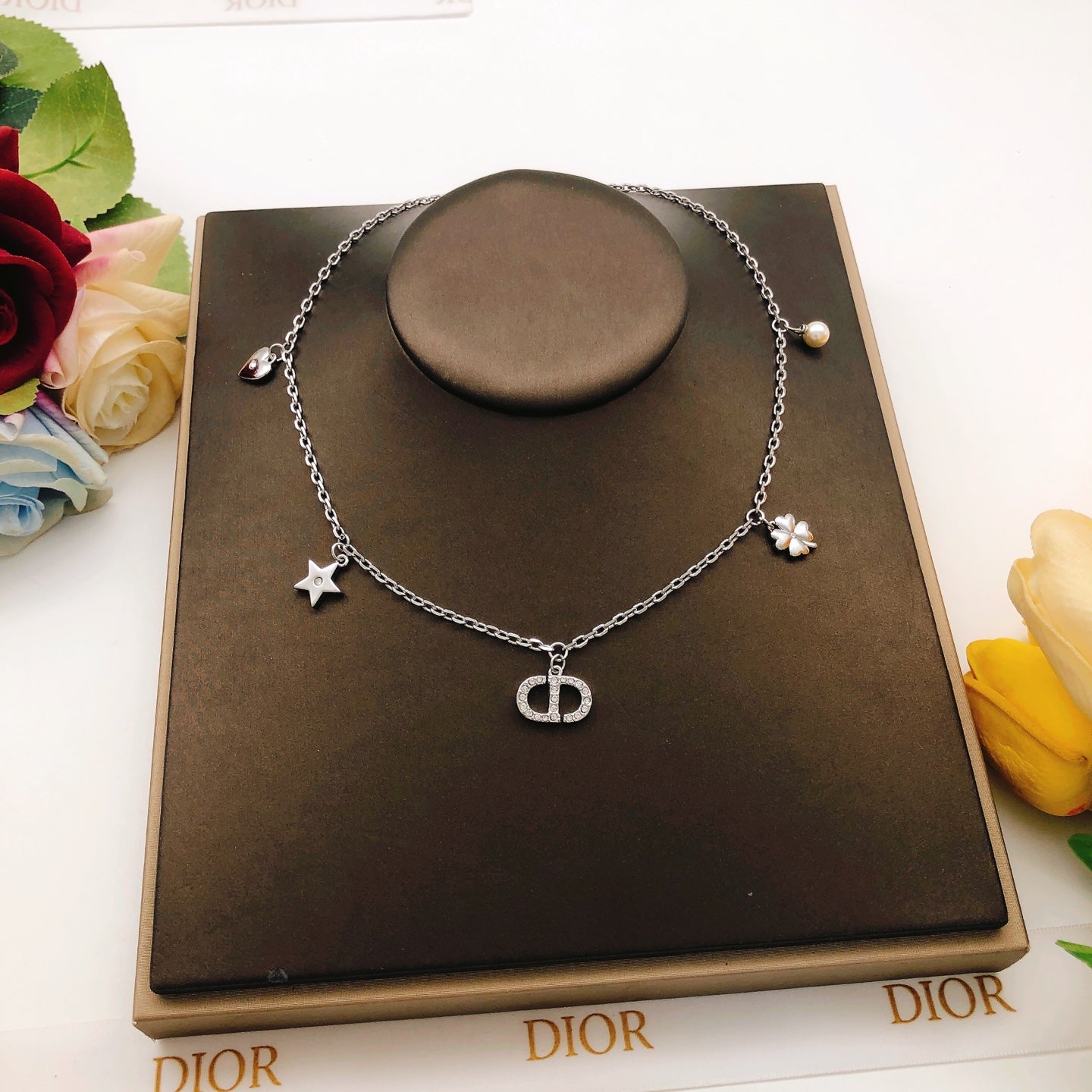 Heart Motif Pendant Necklace in Polished Metal-Tone – Design 011 main product view