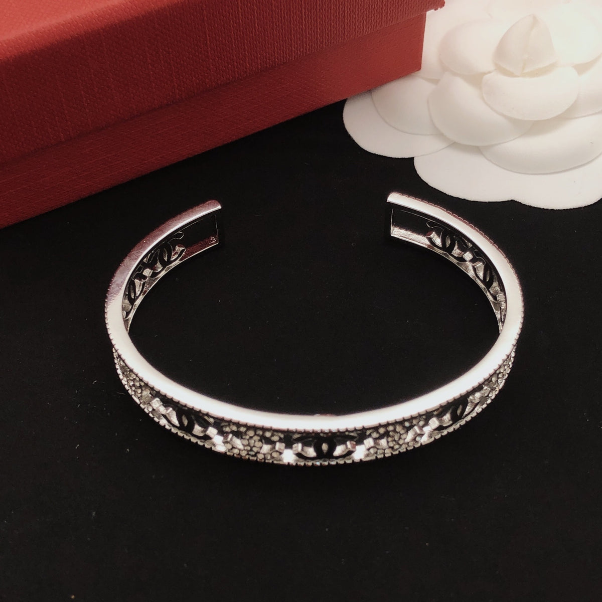 Signature Emblem Bangle in Gold-Tone – Design 003 close-up detail