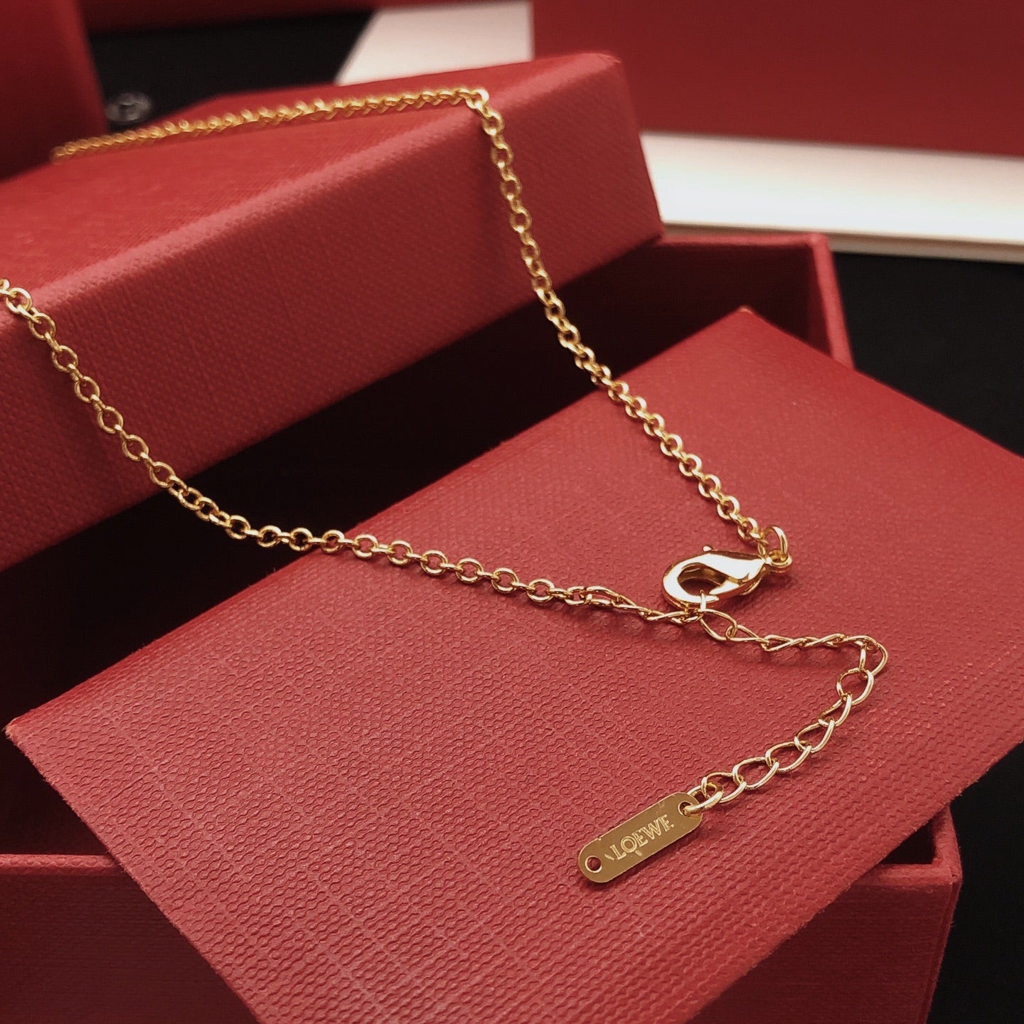 Sculptural Pendant Necklace in Polished Metal-Tone – Design 01 side detail