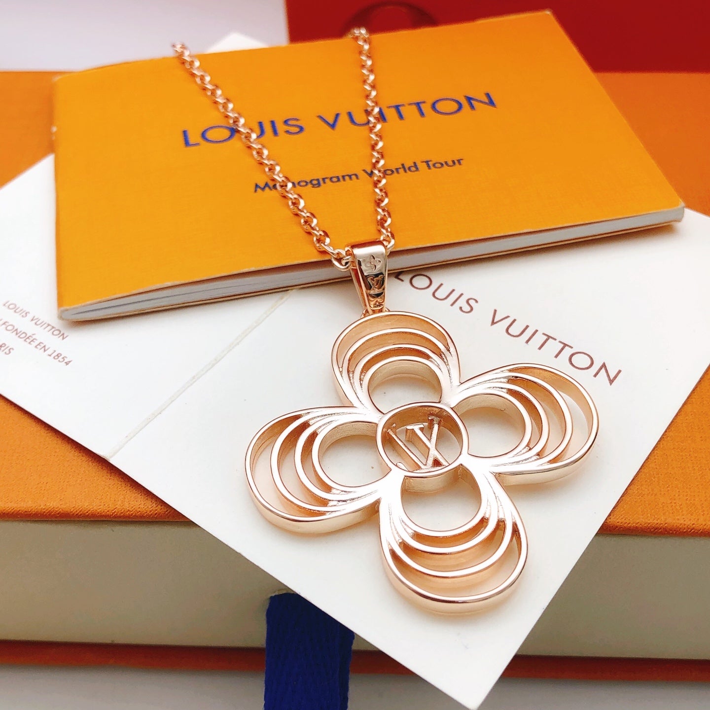 Floral Pendant Necklace in Rose-Gold-Tone – Rose Gold Detail detail view