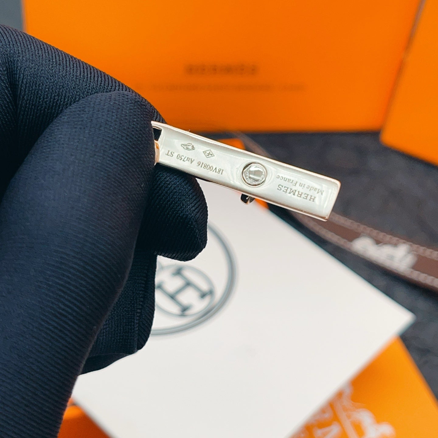 Toggle Pendant Necklace in Rose-Gold-Tone – Rose Gold Detail close-up detail