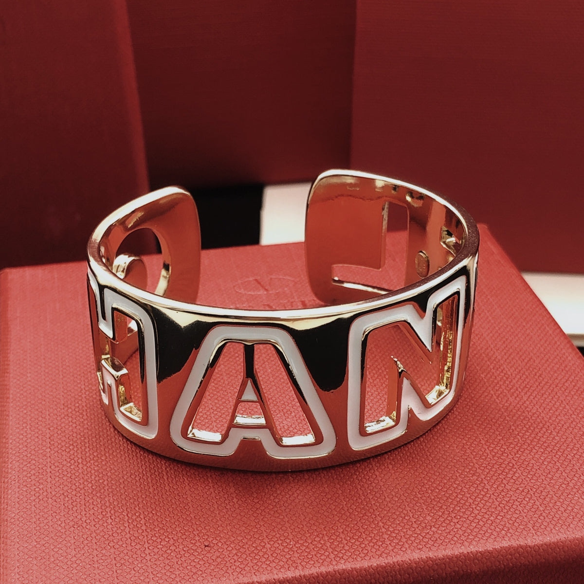 Signature Emblem Bangle in Gold-Tone – Design 021 side detail