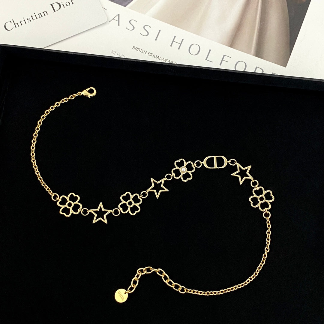 Star Motif Pendant Necklace in Polished Metal-Tone with Openwork Detail side detail