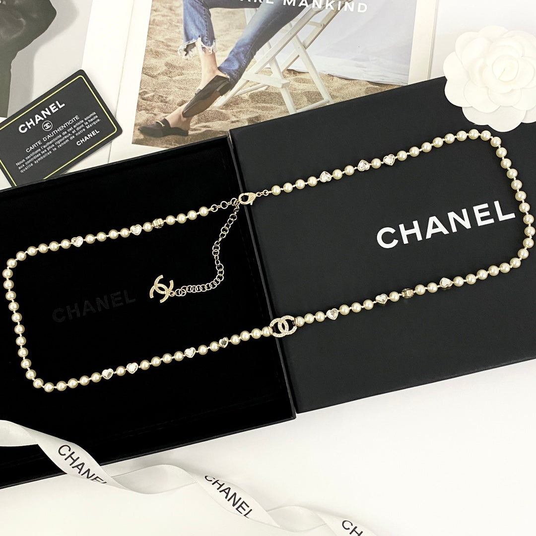 Heart Pearl-Detail Pendant Necklace – Pearl Detail – Design 007 side detail