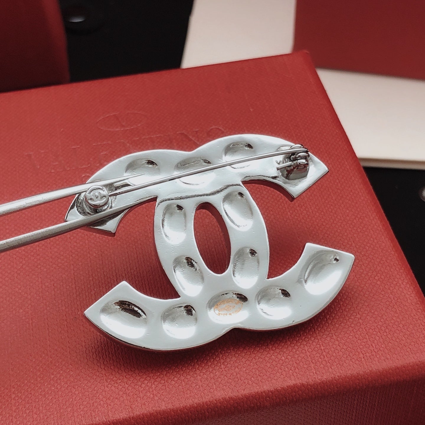 Sculptural Brooch Pin in Polished Metal-Tone – Design 022 side detail