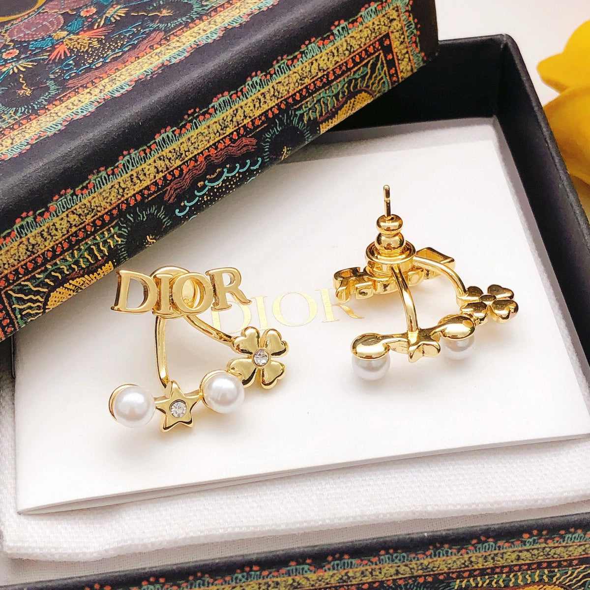 Star Motif Stud Earrings in Polished Metal-Tone – Design 009 main product view
