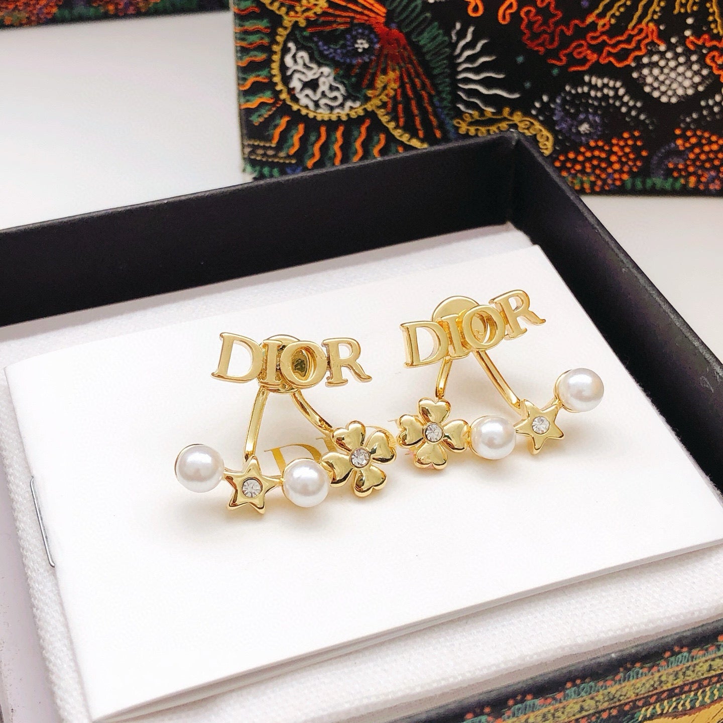 Star Motif Stud Earrings in Polished Metal-Tone – Design 009 close-up detail