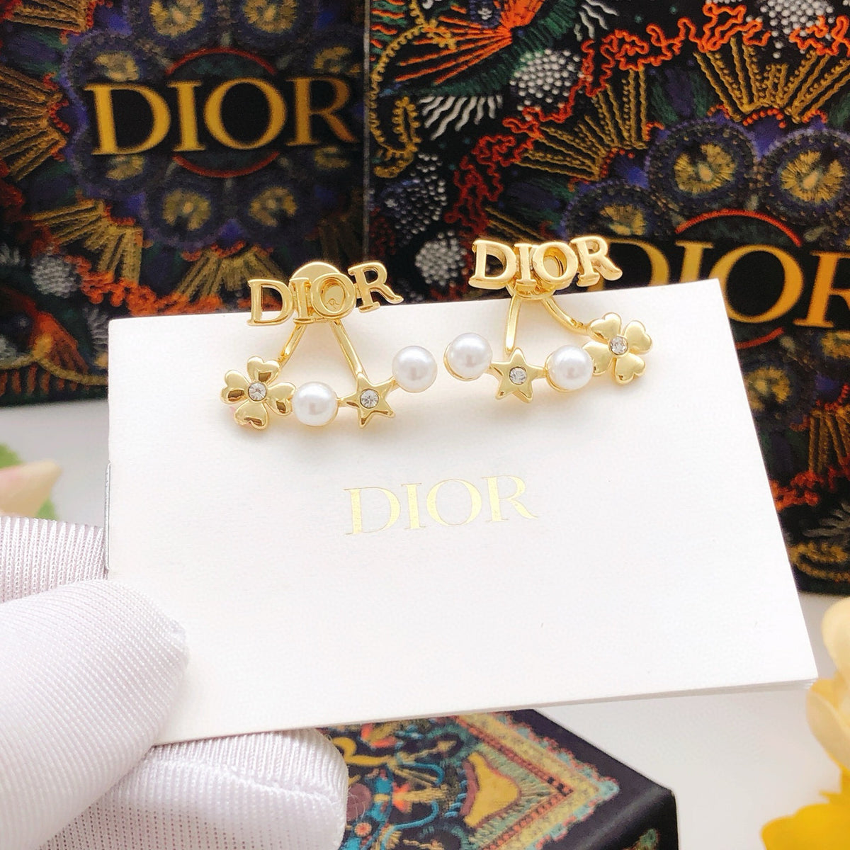 Star Motif Stud Earrings in Polished Metal-Tone – Design 009 detail view