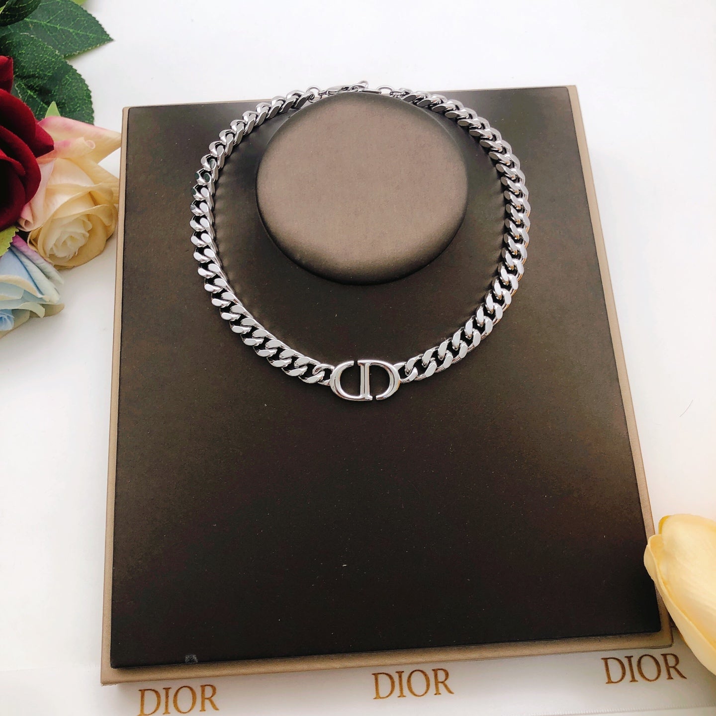 Sculptural Pendant Necklace in Polished Metal-Tone – Design 016 main product view