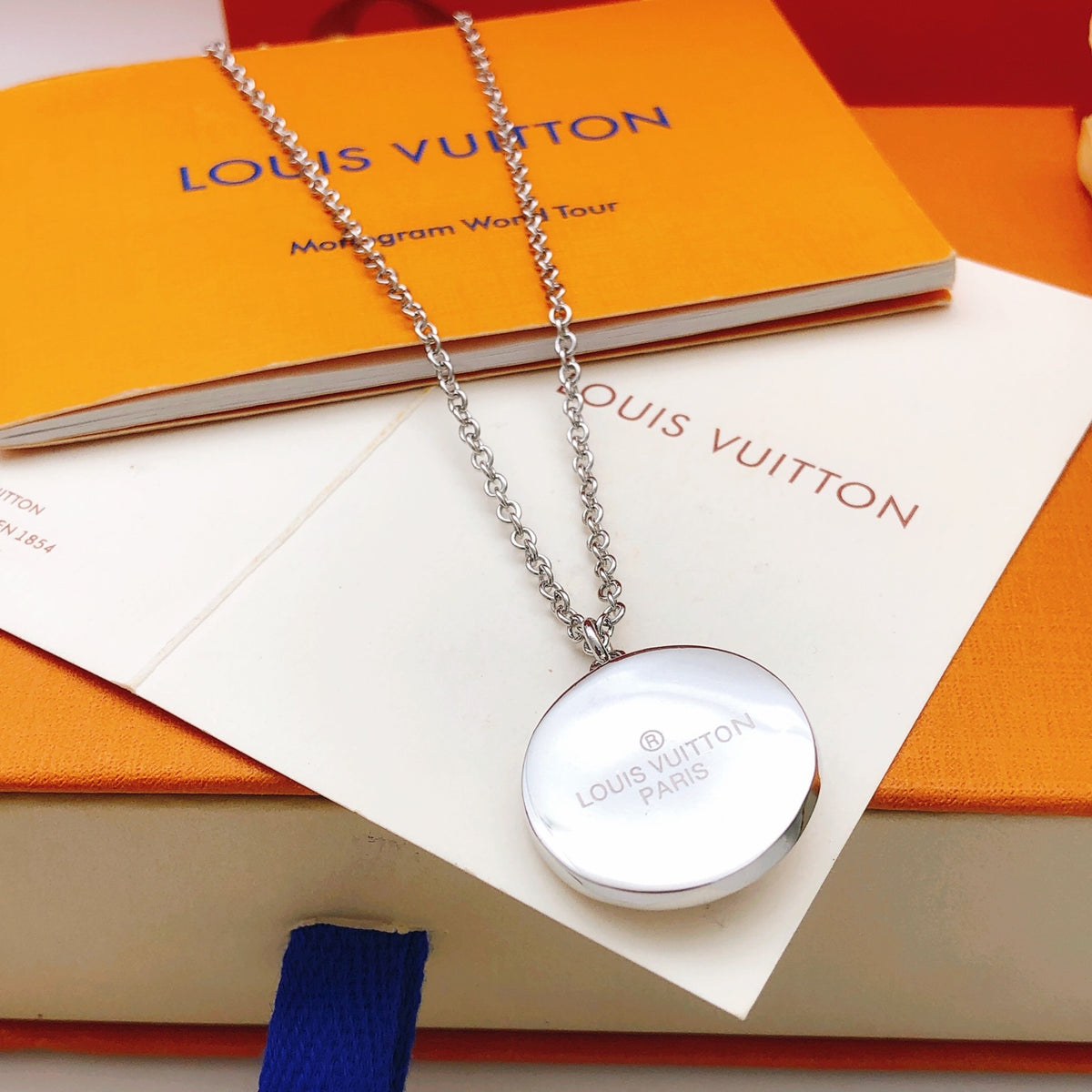 Round Pendant Necklace in Gold-Tone – Design 006 detail view