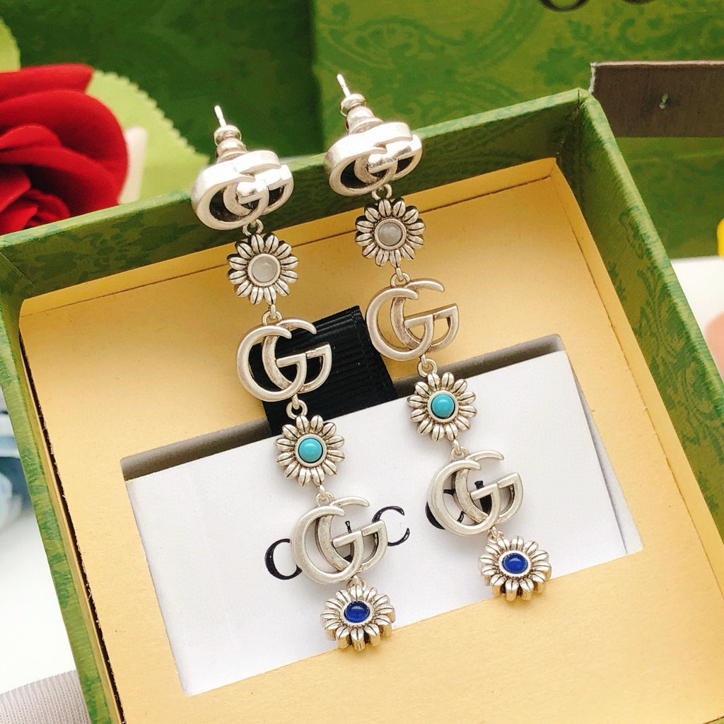 Floral Stud Earrings in Polished Metal-Tone – Design 008 side detail