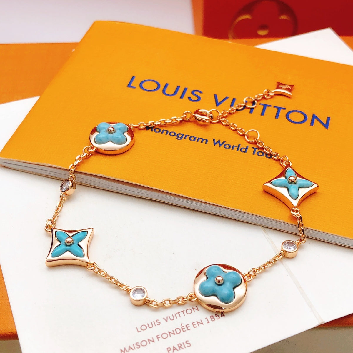 Geometric Emblem Bracelet in Rose-Gold-Tone – Rose Gold Detail – Design 017 side detail