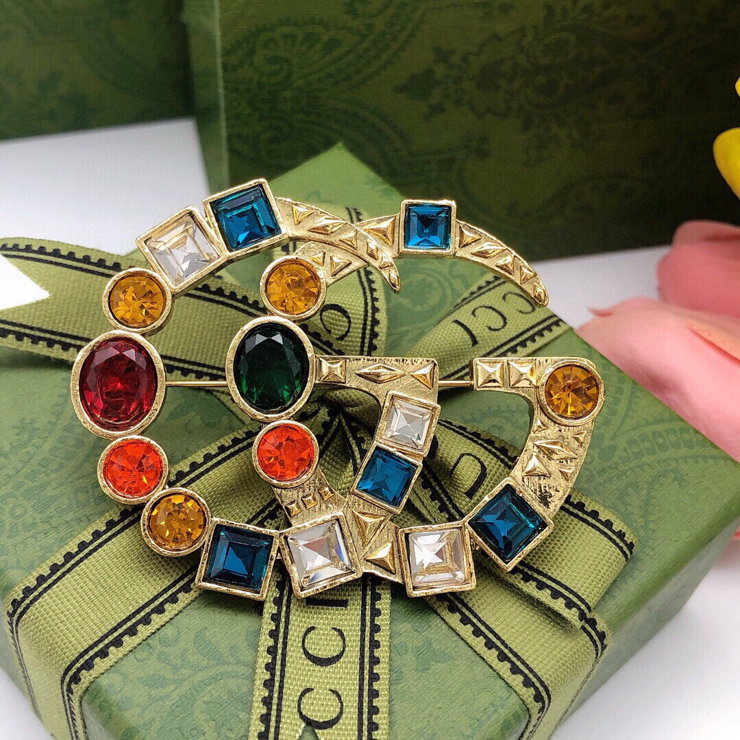 Geometric Emblem Brooch in Polished Metal-Tone – Design 007 side detail