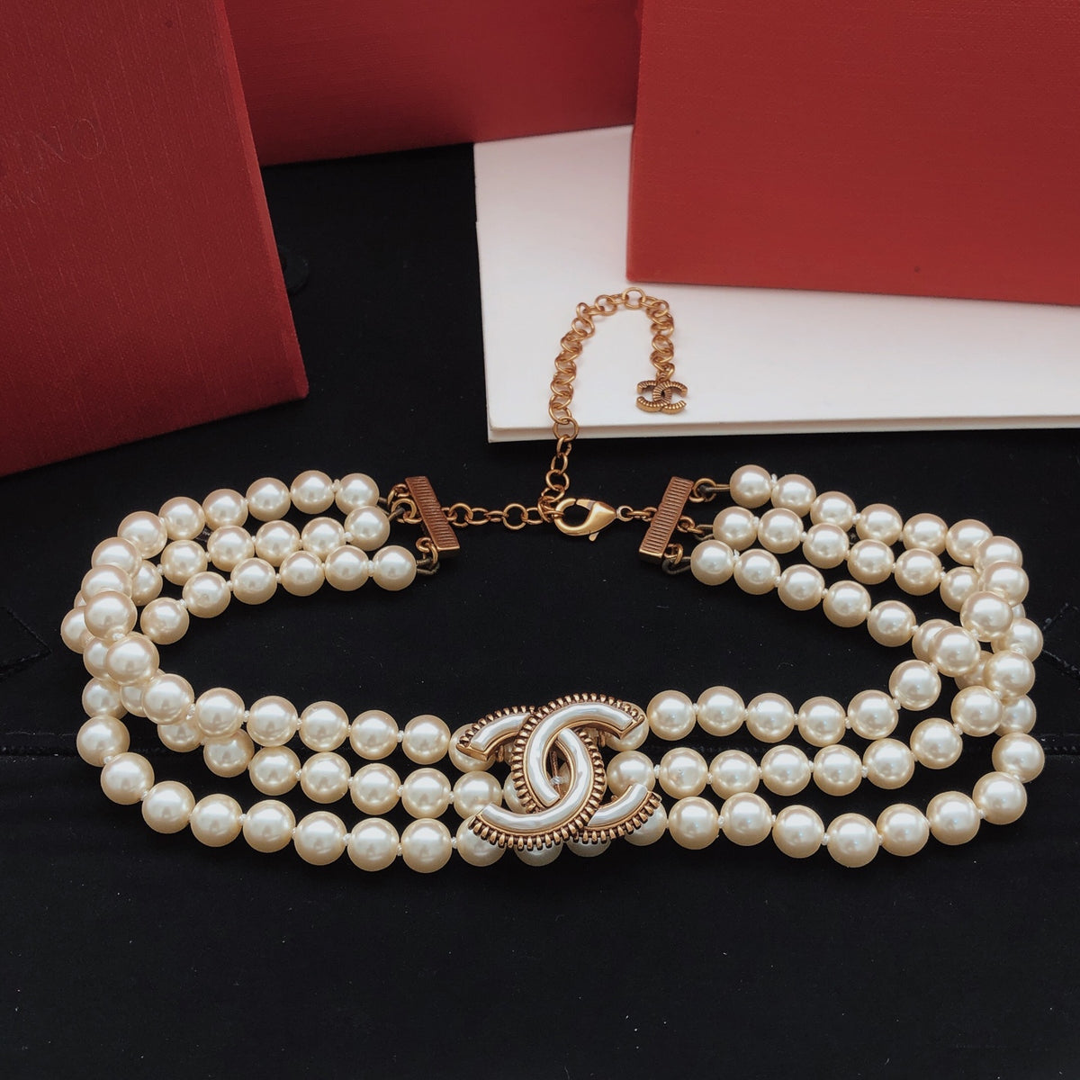 Pearl Pearl-Detail Pendant Necklace – Pearl Detail – Design 017 main product view