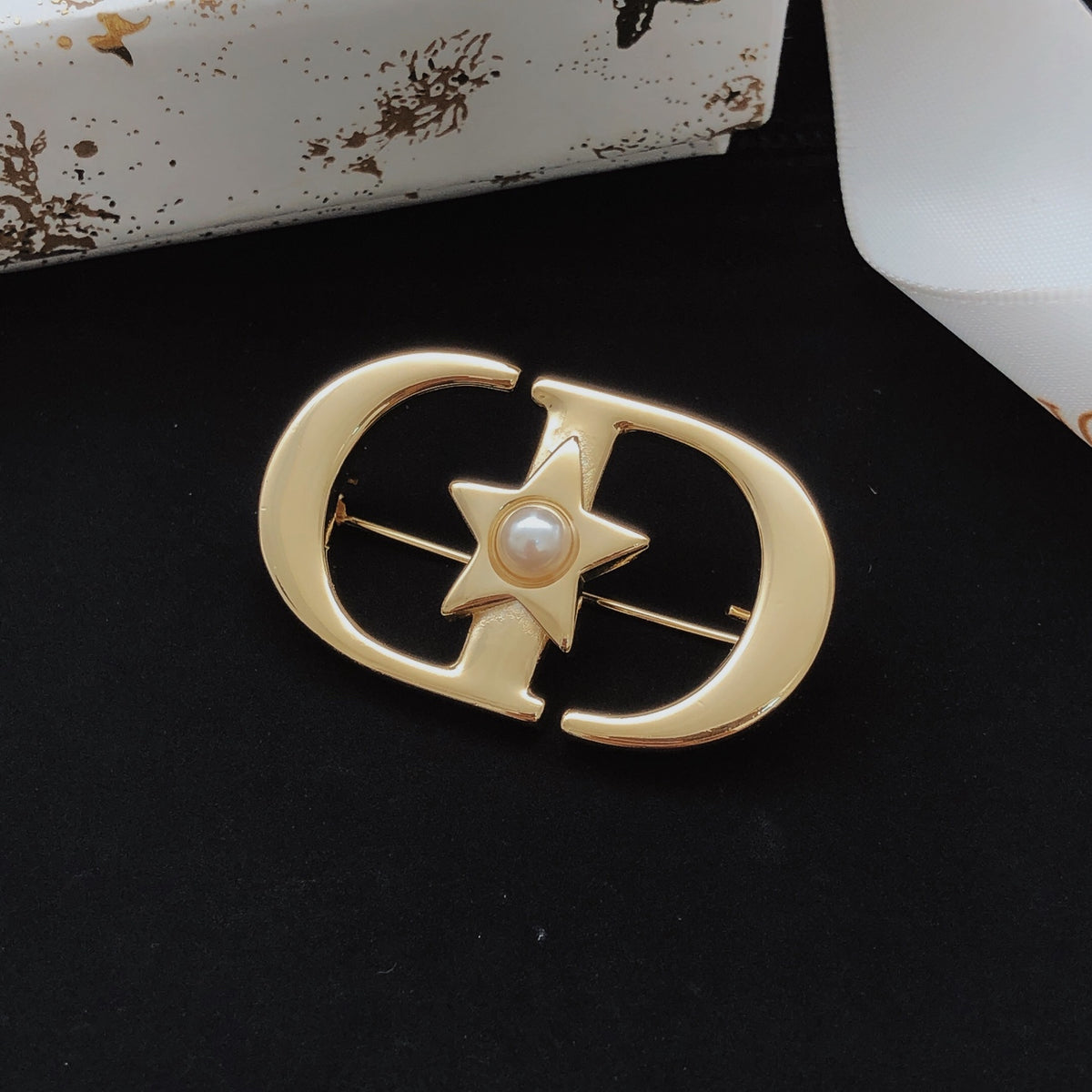 Star Motif Brooch Pin in Polished Metal-Tone – Design 007 front view