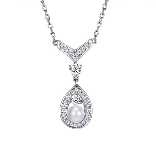 Pearl Pearl-Detail Pendant Necklace – Pearl Detail – Design 052 front product view