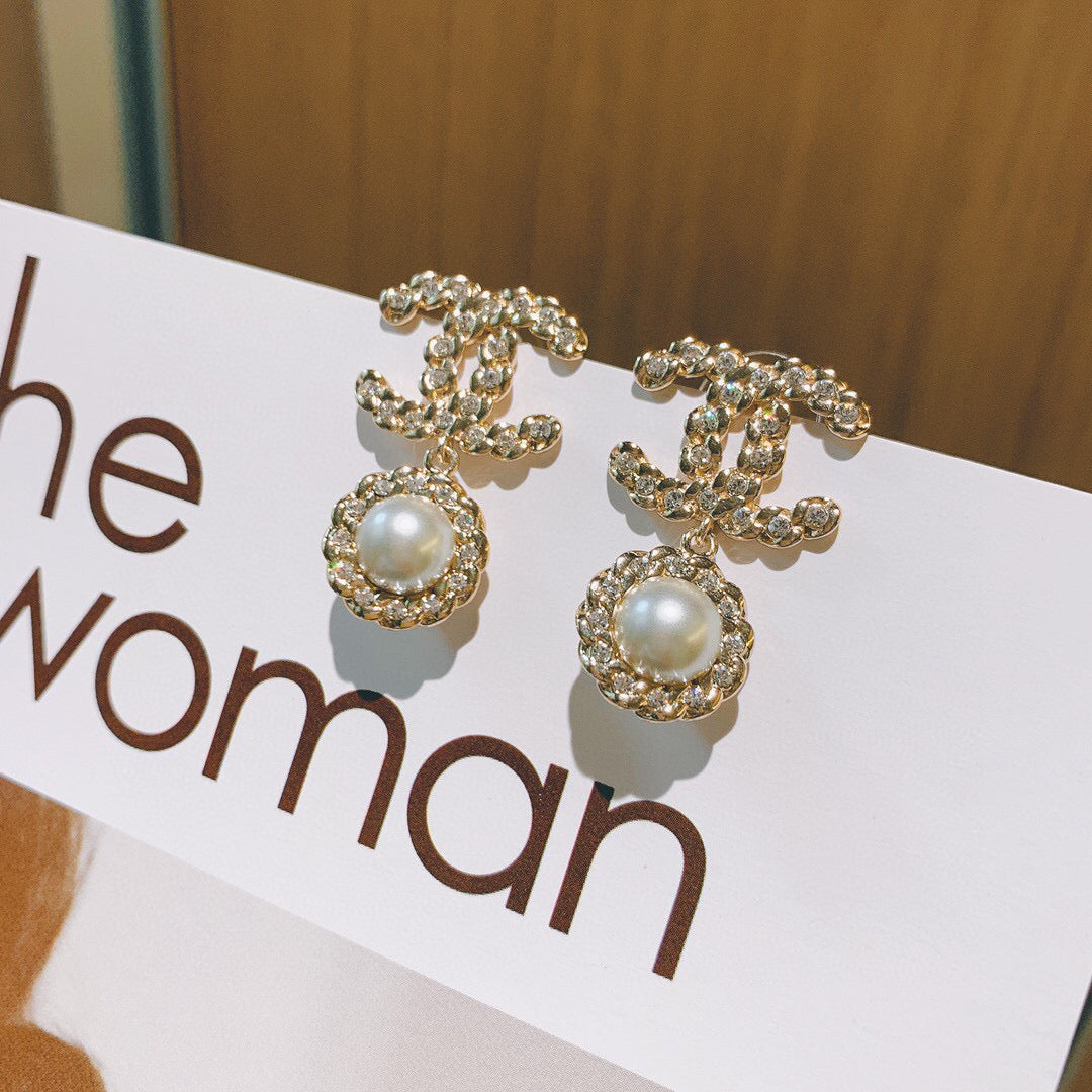 Pearl Pearl-Detail Stud Earrings – Pearl Detail – Design 002 front product view