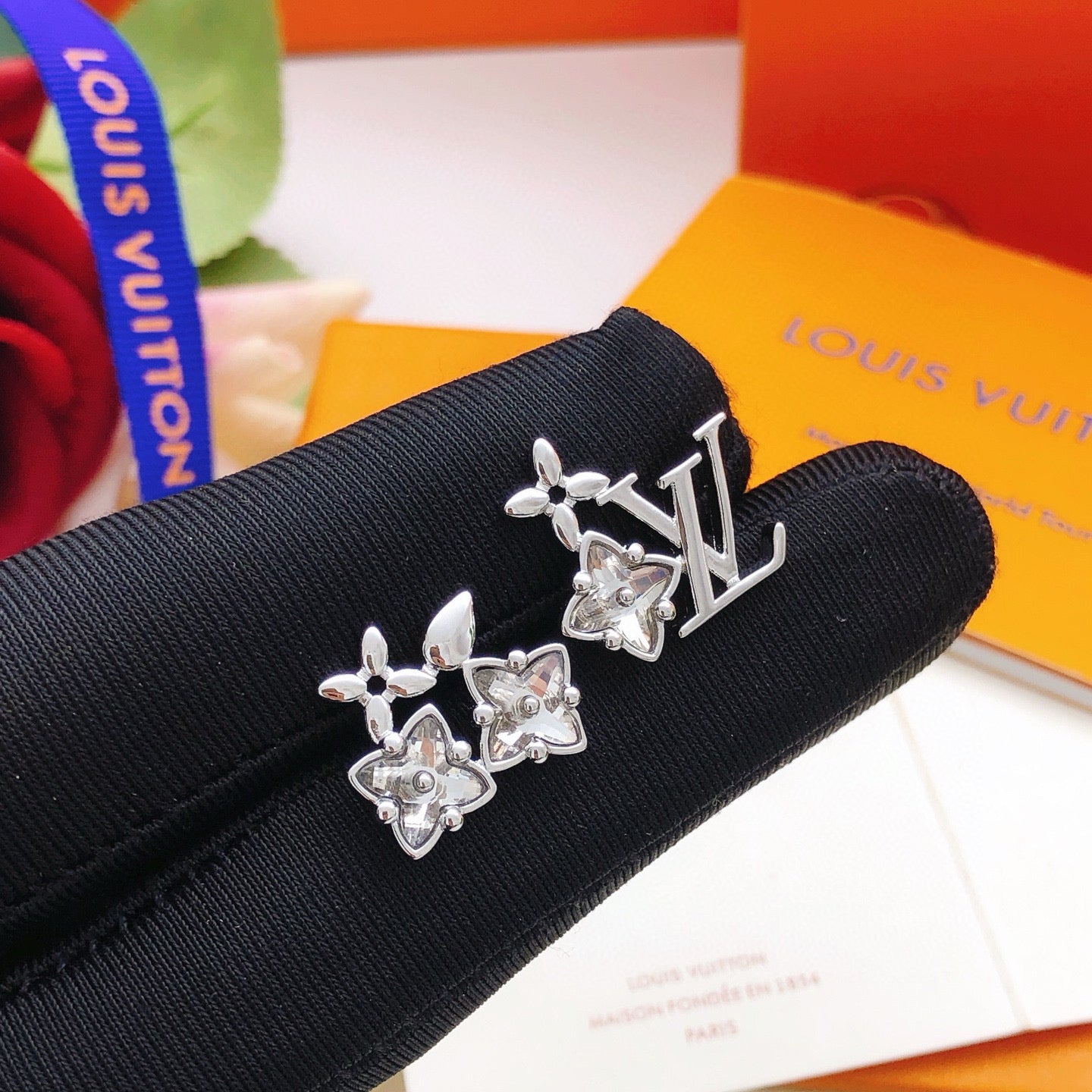 Geometric Emblem Fashion Accessory – Silver Detail – Design 005 main product view