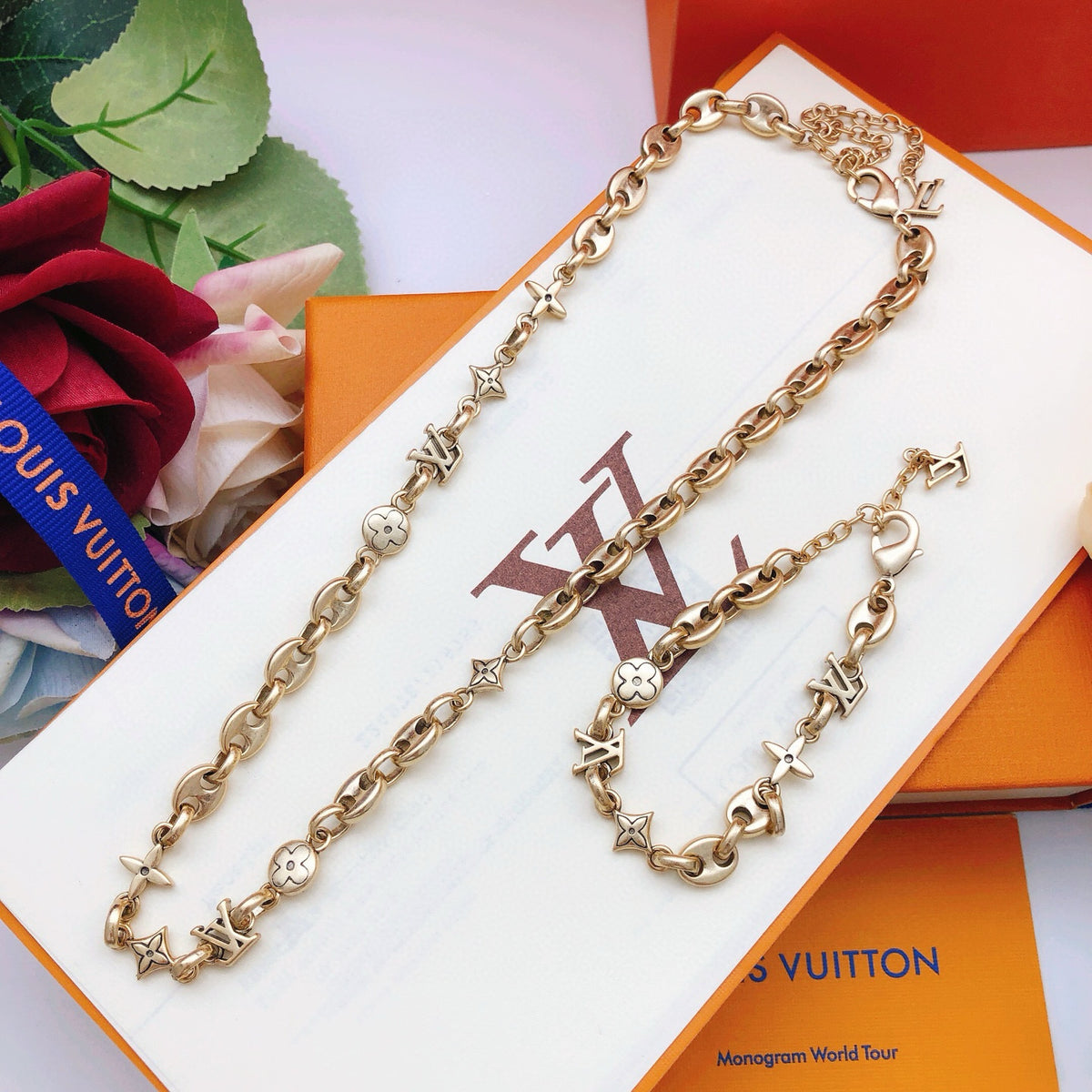 Geometric Emblem Bracelet in Gold-Tone – Design 064 close-up detail