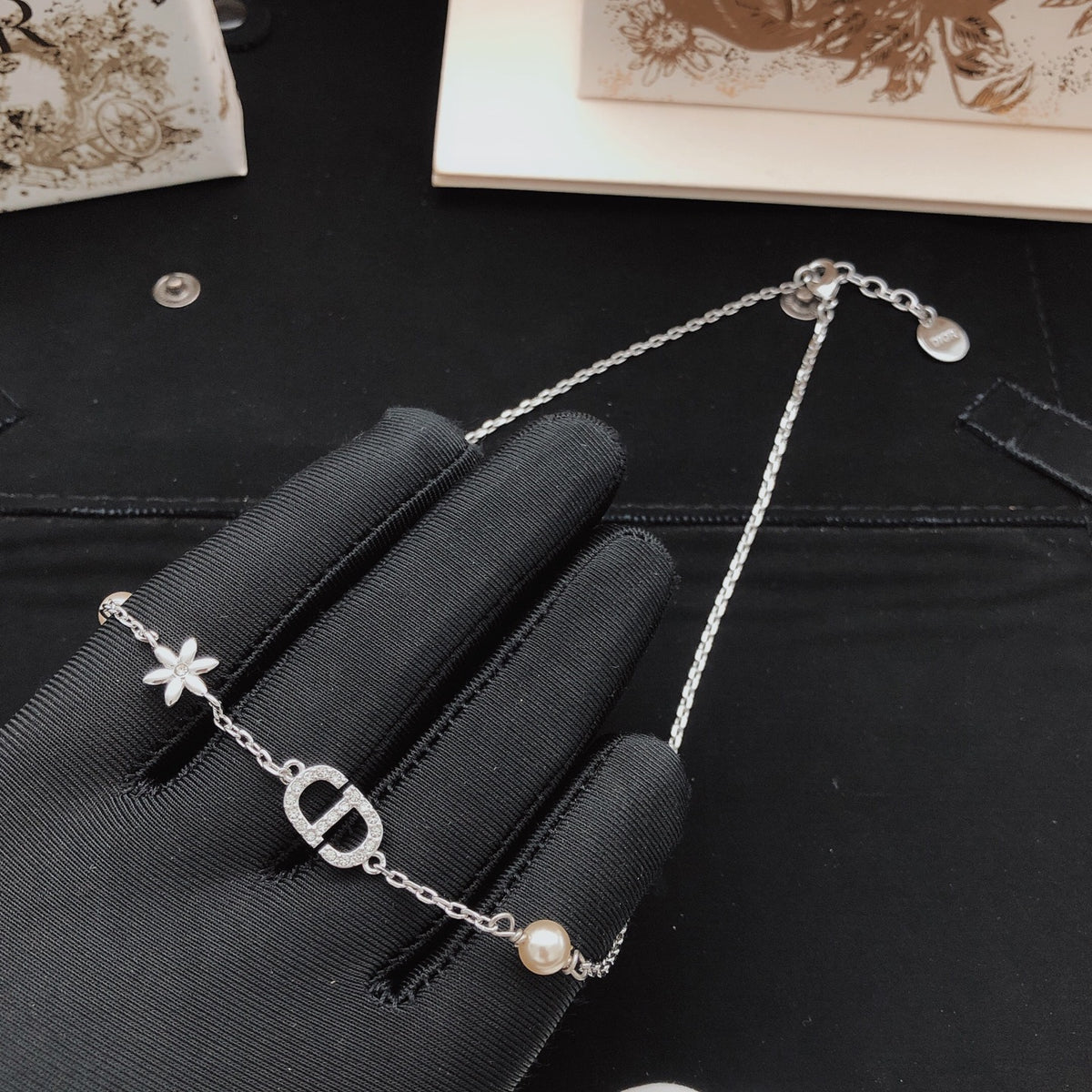 Pearl-Style Motif Pendant Necklace in Polished Metal-Tone with Pearl-Style Detail – Design 008 detail view