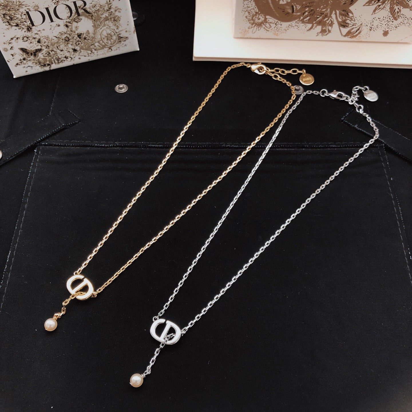 Sculptural Pendant Necklace in Polished Metal-Tone – Design 023 main product view