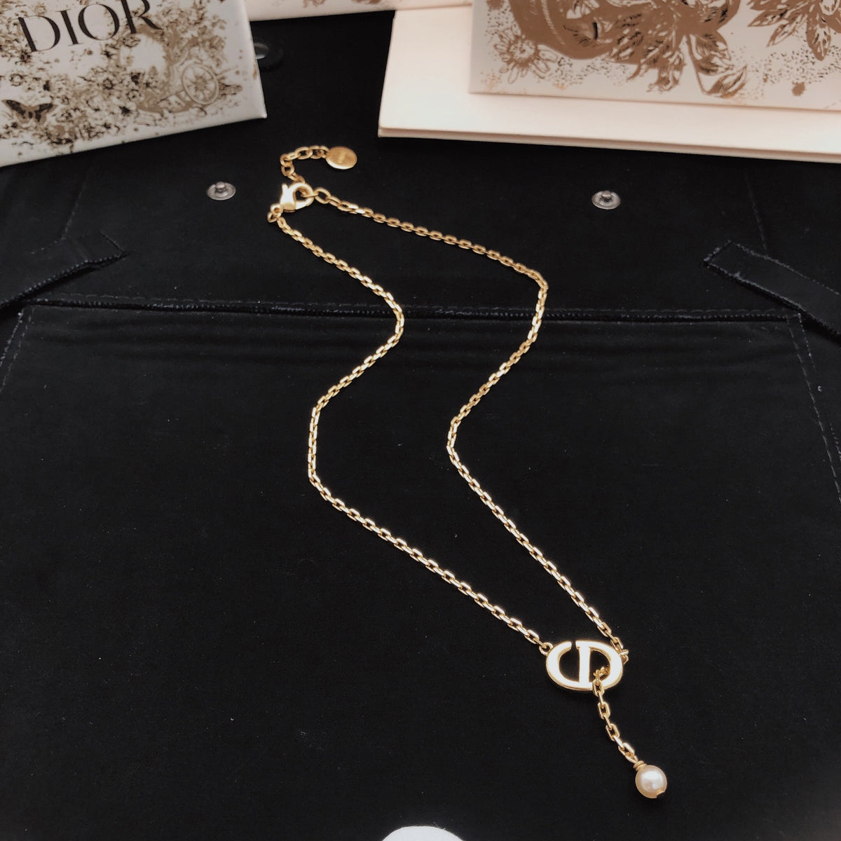 Sculptural Pendant Necklace in Polished Metal-Tone – Design 023 detail view