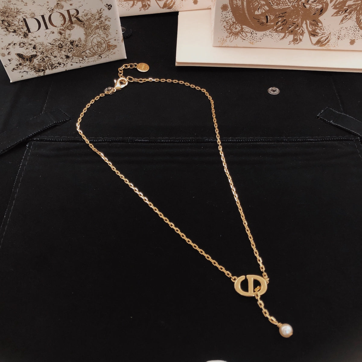 Sculptural Pendant Necklace in Polished Metal-Tone – Design 023 front view