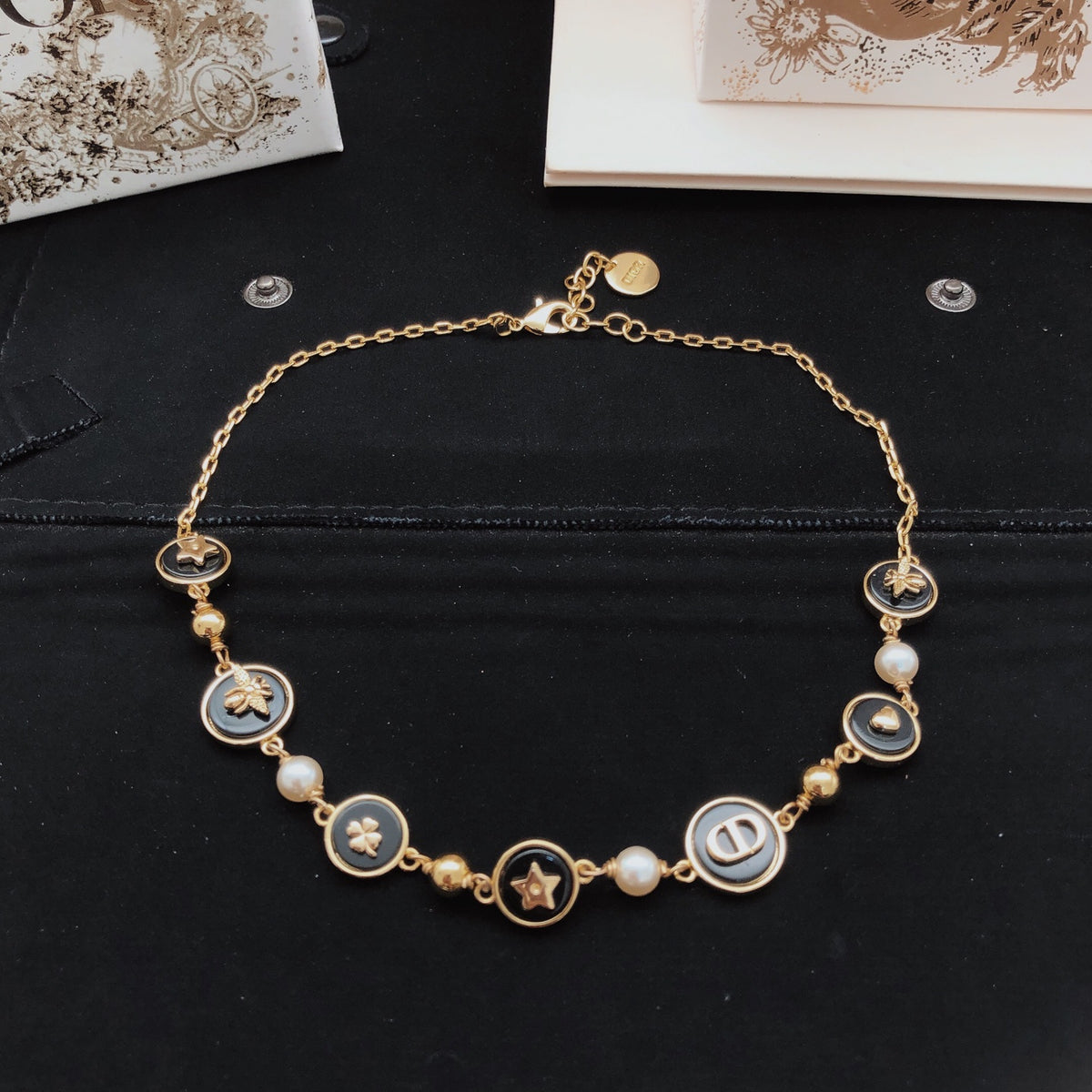 Bee Motif Pendant Necklace in Black-Tone – Design 002 close-up detail