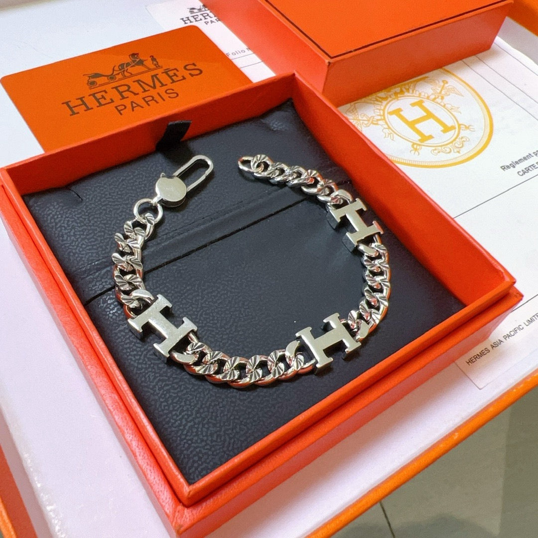 gold luxury Bracelet for men - alternate angle view 8