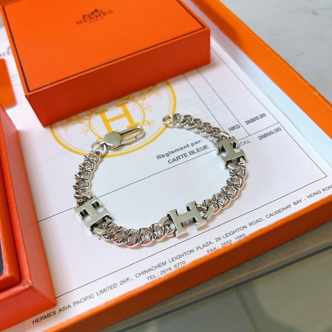 gold luxury Bracelet for men - alternate angle view 9
