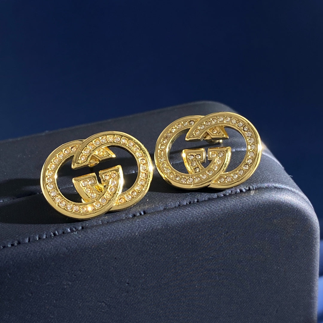 Double-G Emblem Brooch in Gold-Tone – Crystal Detail main product view