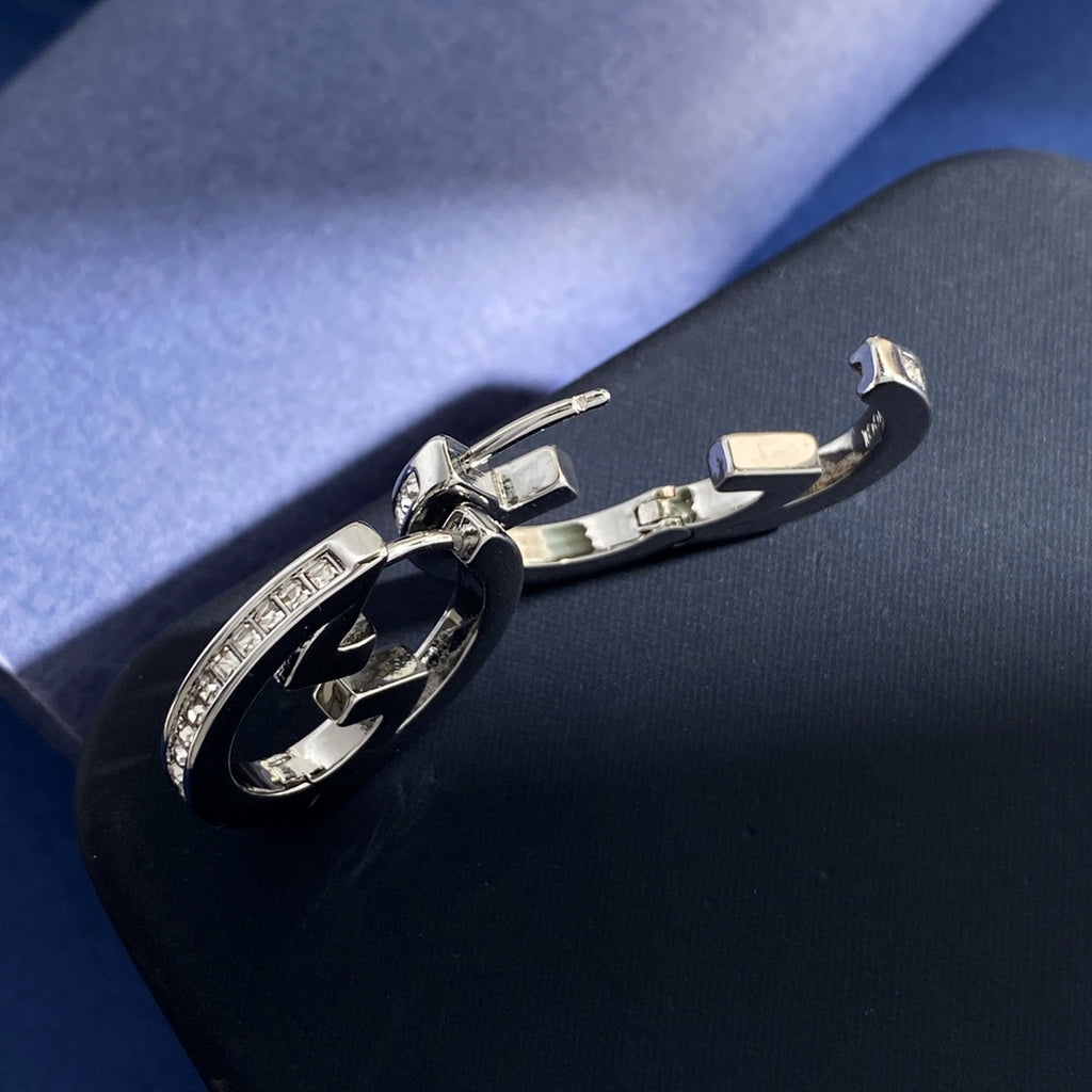 Double-G Emblem Statement Earrings in Silver-Tone – Design 003 side detail