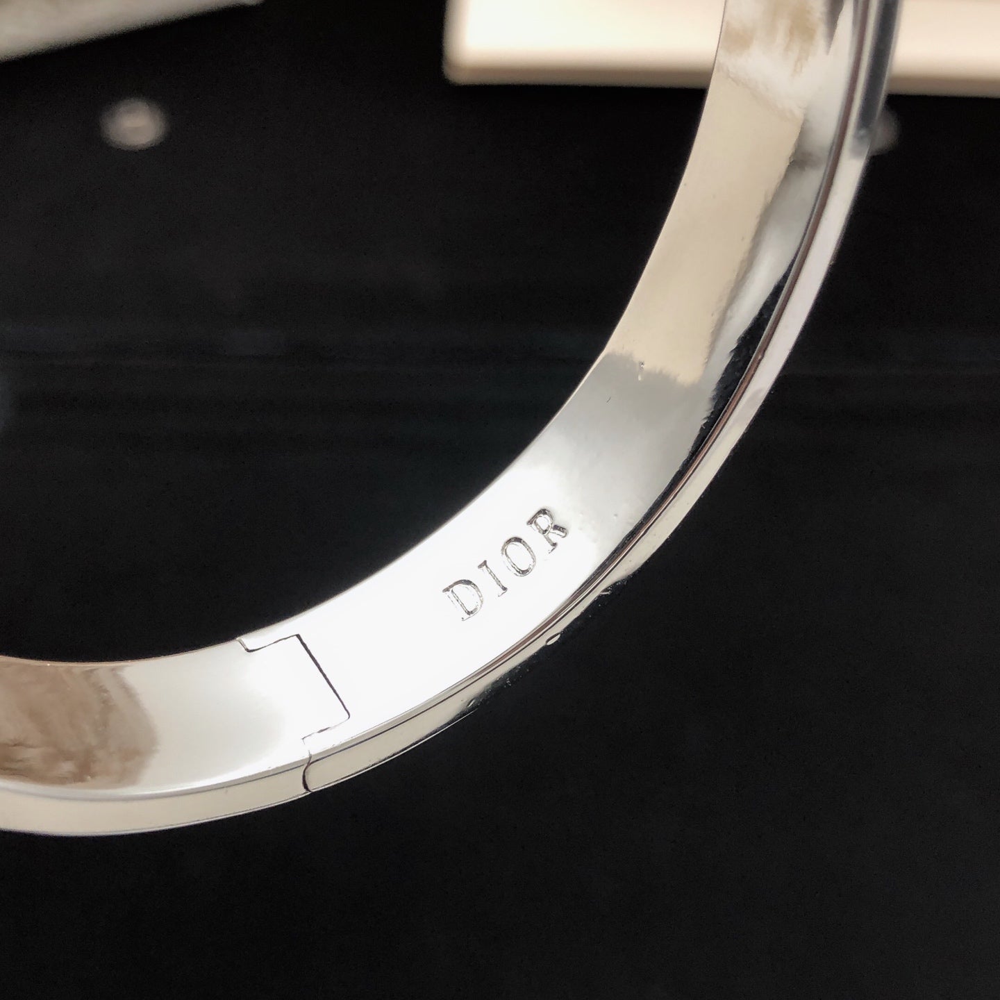 Sculptural Statement Bracelet in Black-Tone with Crystal-Style Accents – Design 001 detail view
