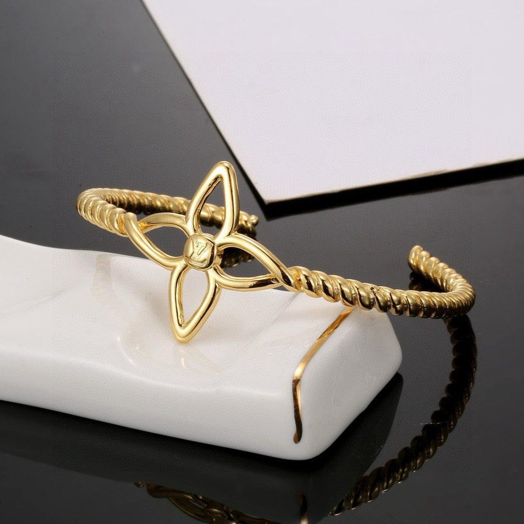 Clover Bangle in Polished Metal-Tone – Clover Detail – Design 009 main product view