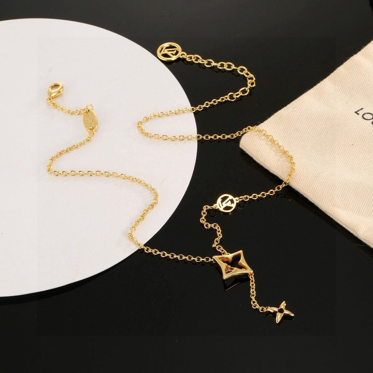 Clover Pendant Necklace in Polished Metal-Tone – Clover Detail – Design 005 front product view