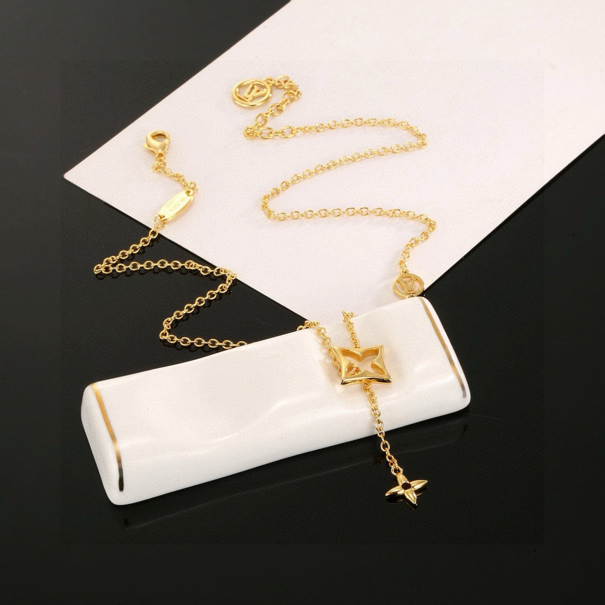 Clover Pendant Necklace in Polished Metal-Tone – Clover Detail – Design 005 detail view