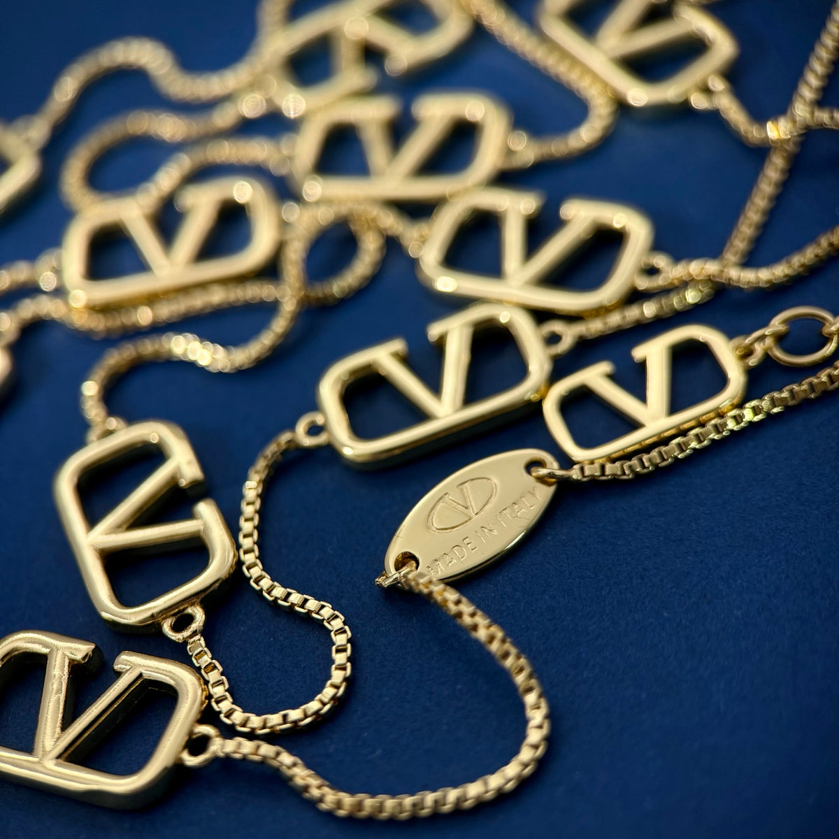 V Emblem Long Pendant Necklace – Design 02 side detail