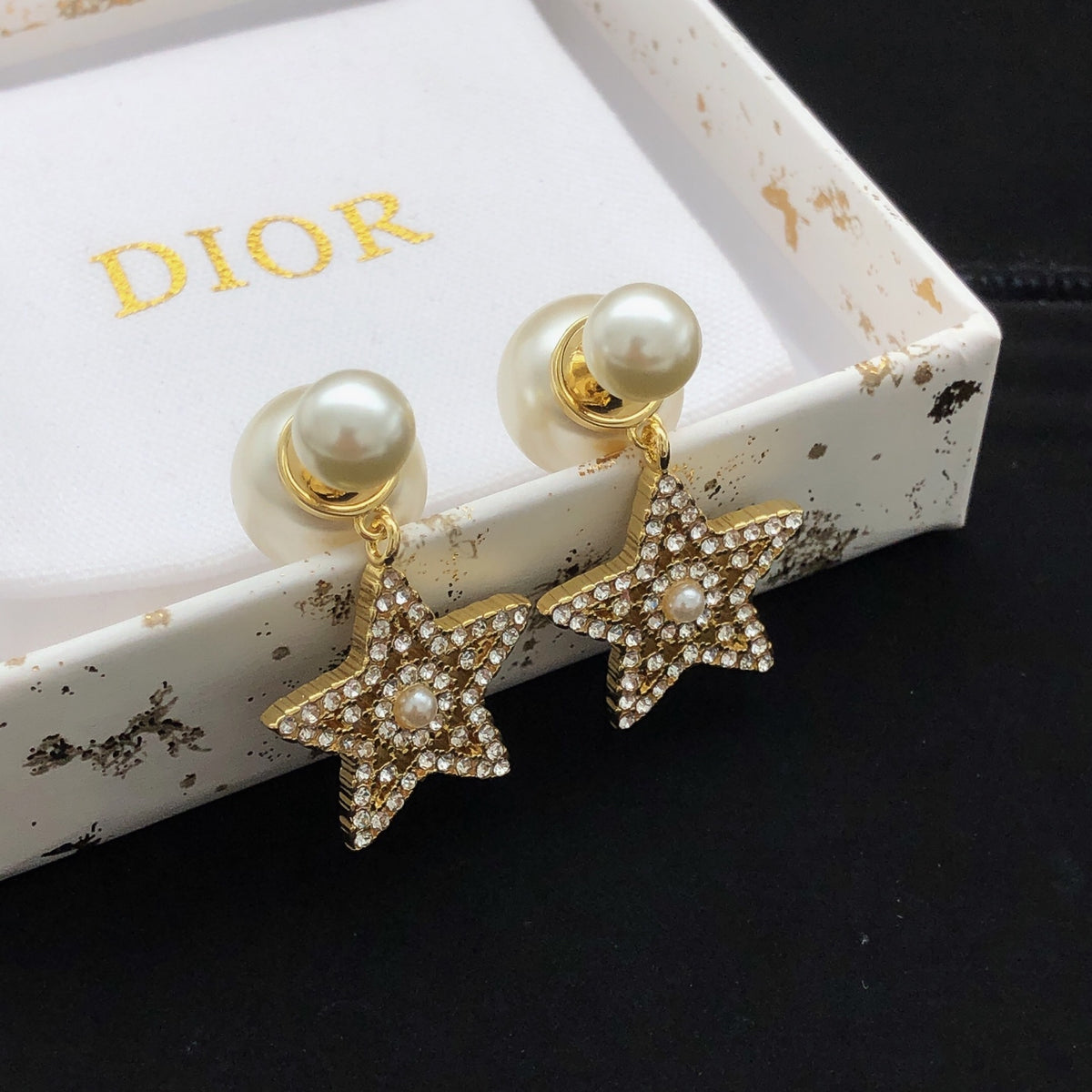 Star Motif Stud Earrings in Polished Metal-Tone – Design 004 detail view